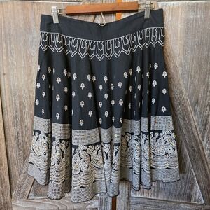Gadzooks Skirt Women's Size Medium Black White Gold Paisley Short Swing Sequins